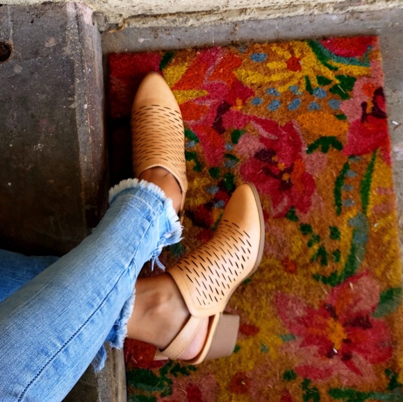 🆕️//The Charlie// Distressed cutout bootie - Picture 2 of 8